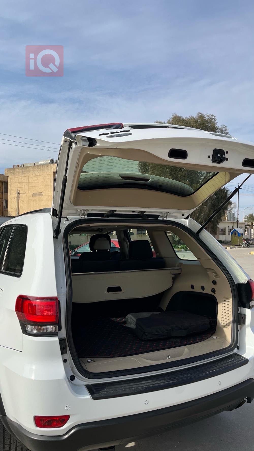 جيب جراند شيروكي